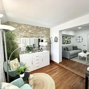 https://villa-casita-rural-jacuzzi-desayuno.adeje-hotels.com
